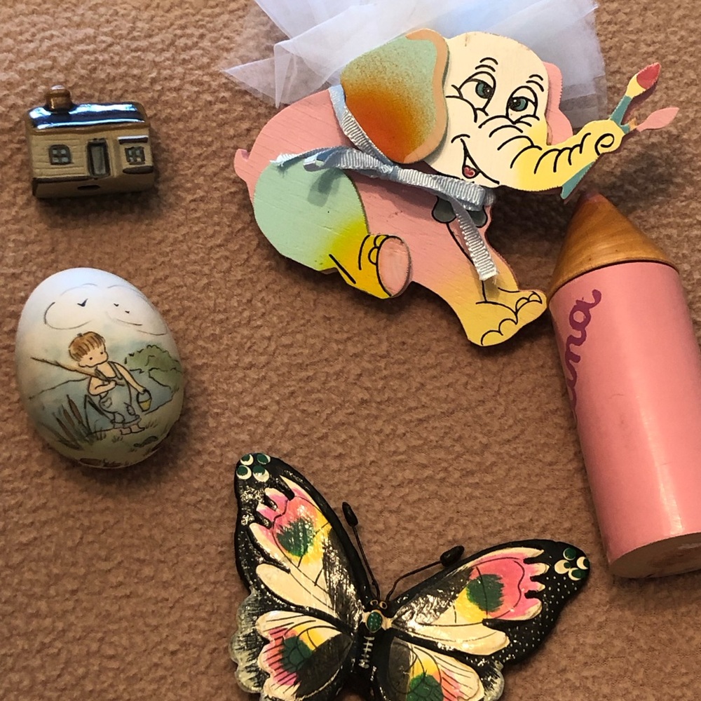 Italian Various  Bombenieres  Elephant, Butterfly, Ceramic House, Wooden Crayon